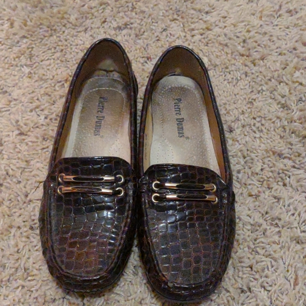 Women's Pierre Dumas size 8 loafers